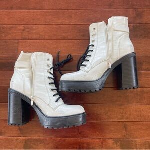 GBG Los Angeles White Platform Heel Boots